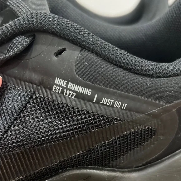 Nike Men's Black Athletic Shoes Size 12 - Picture 5 of 9